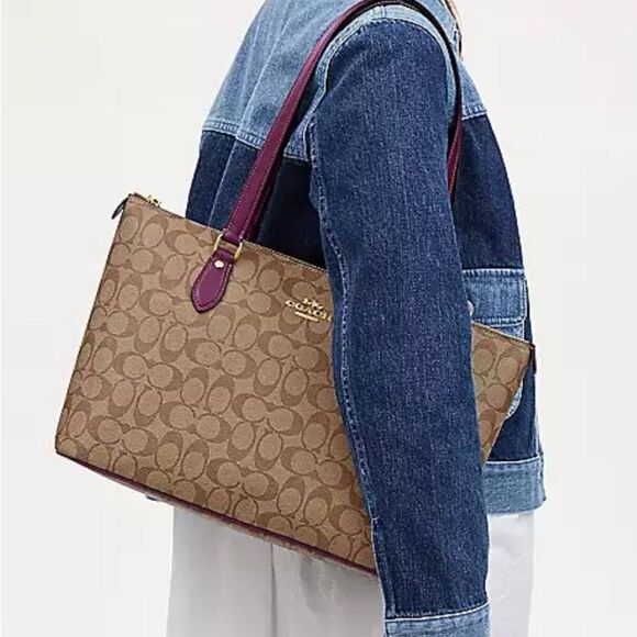 🔥🎁NWT! Coach Gallery Tote Handbag Khaki/Deep Berry Msrp:$378.00 - Picture 3 of 9